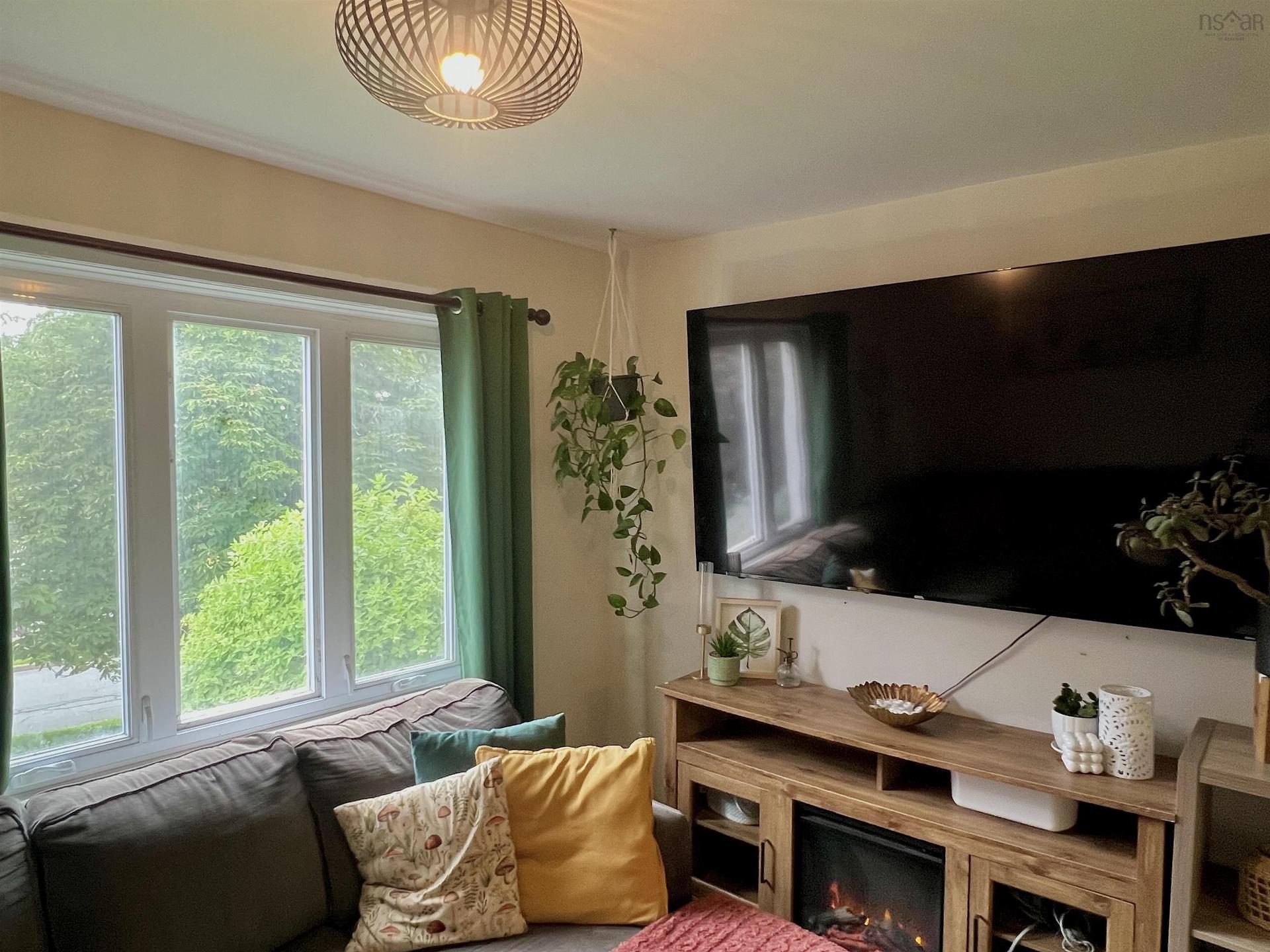 2 Central Avenue, Trenton, NS - Indoor Photo Showing Other Room