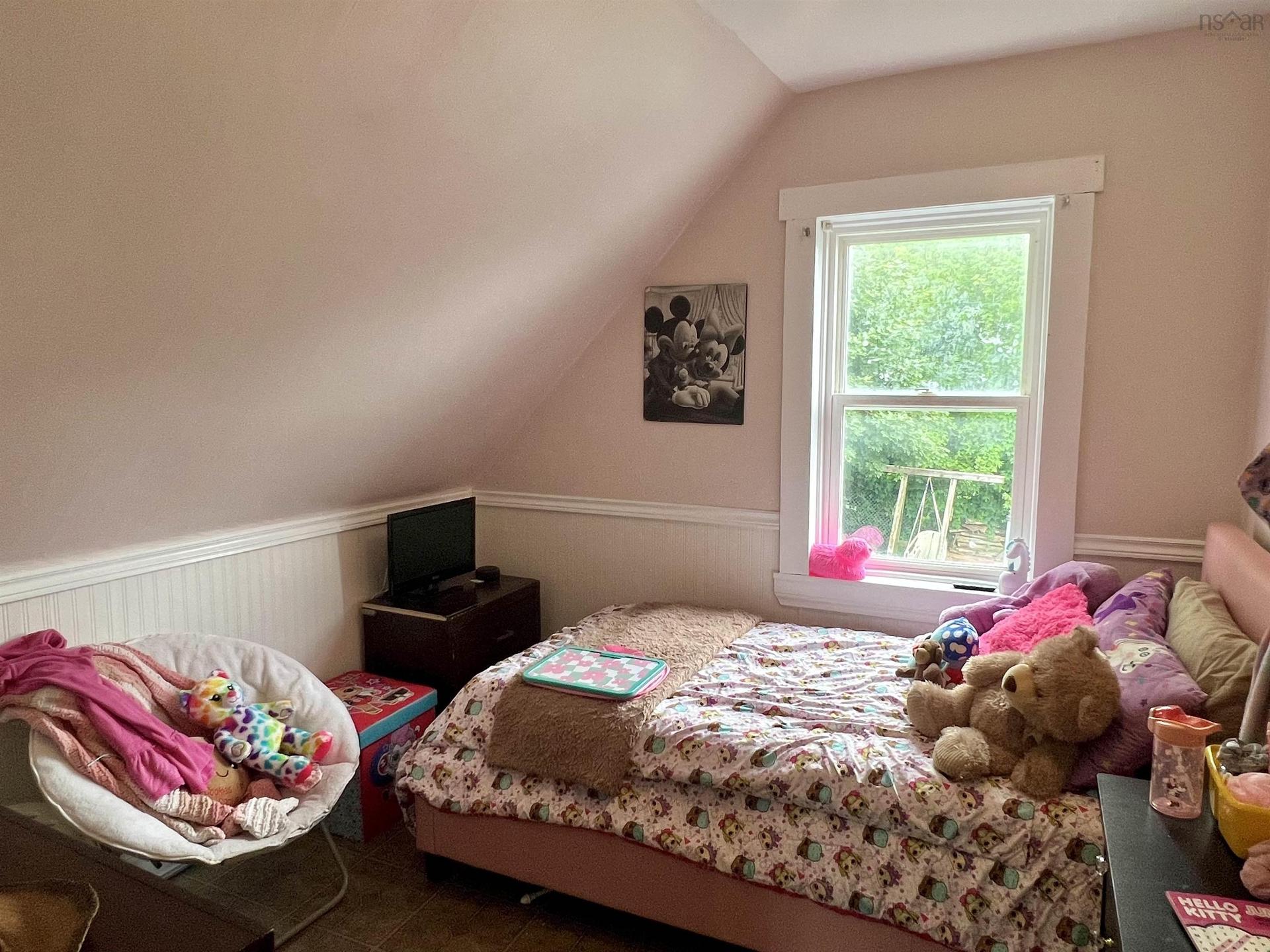 2 Central Avenue, Trenton, NS - Indoor Photo Showing Bedroom