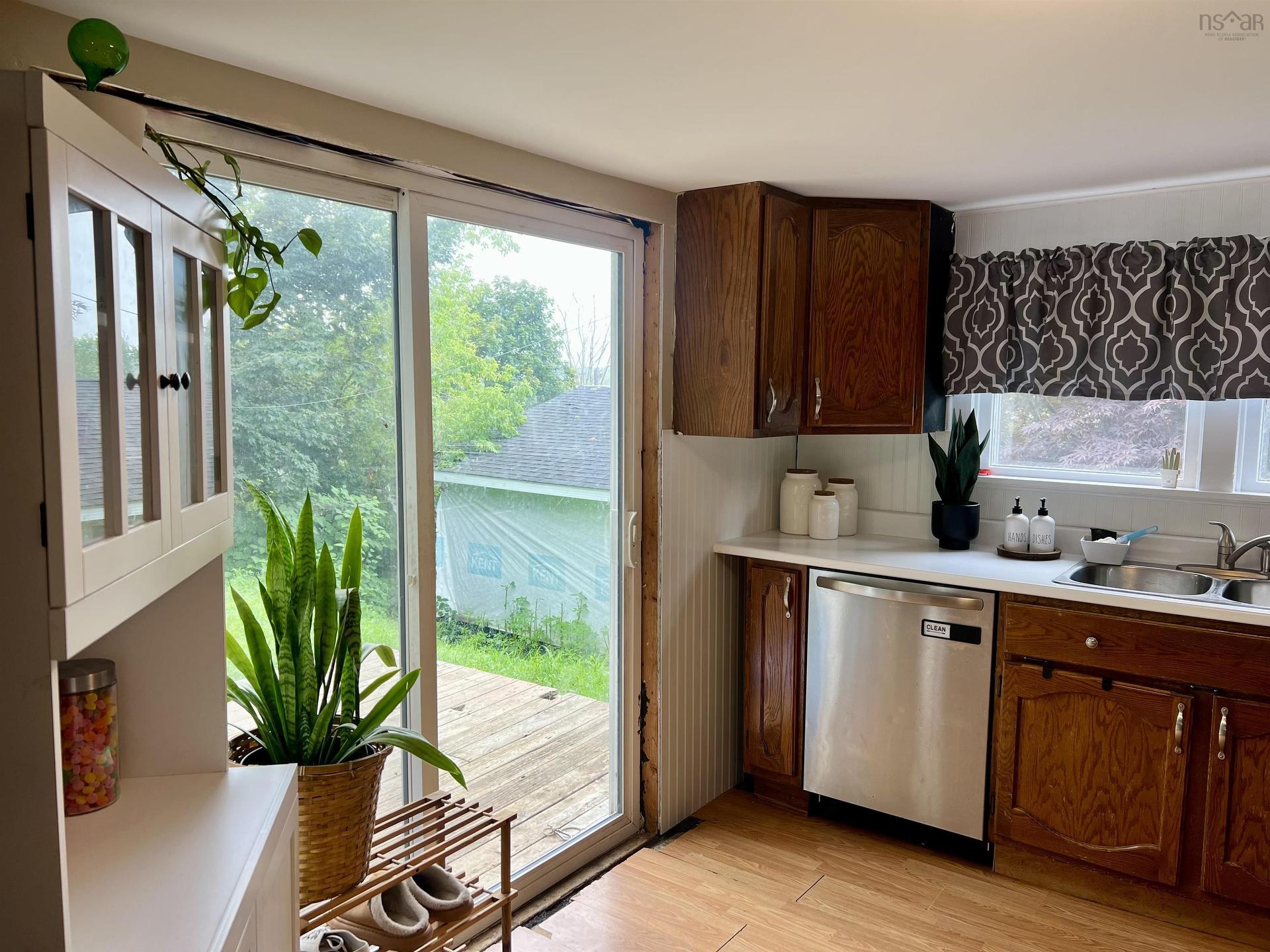 2 Central Avenue, Trenton, NS - Indoor Photo Showing Kitchen With Double Sink