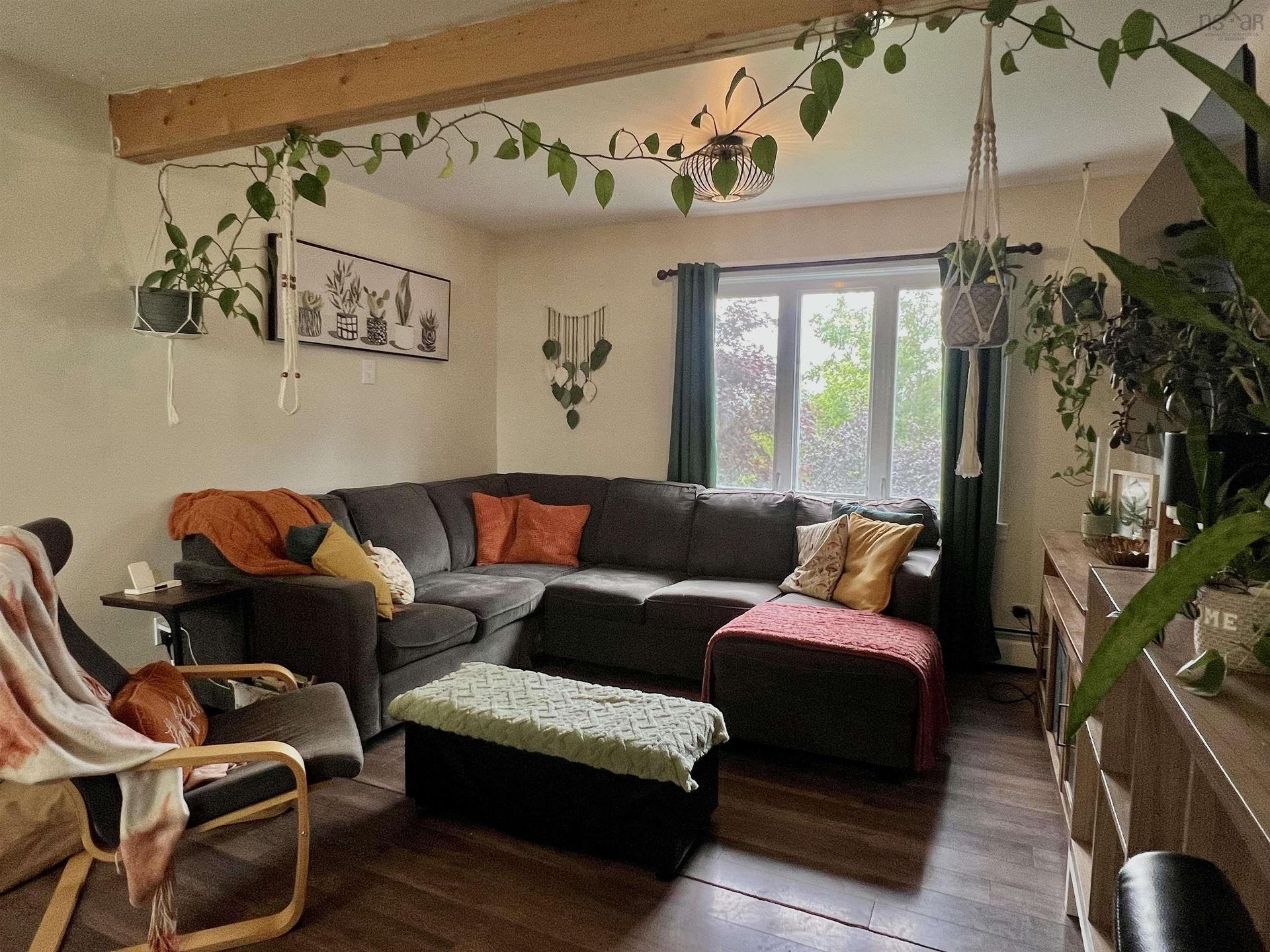 2 Central Avenue, Trenton, NS - Indoor Photo Showing Living Room
