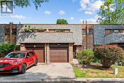 8 - 16 WOODGLEN WAY Markham, ON L3R 3A8