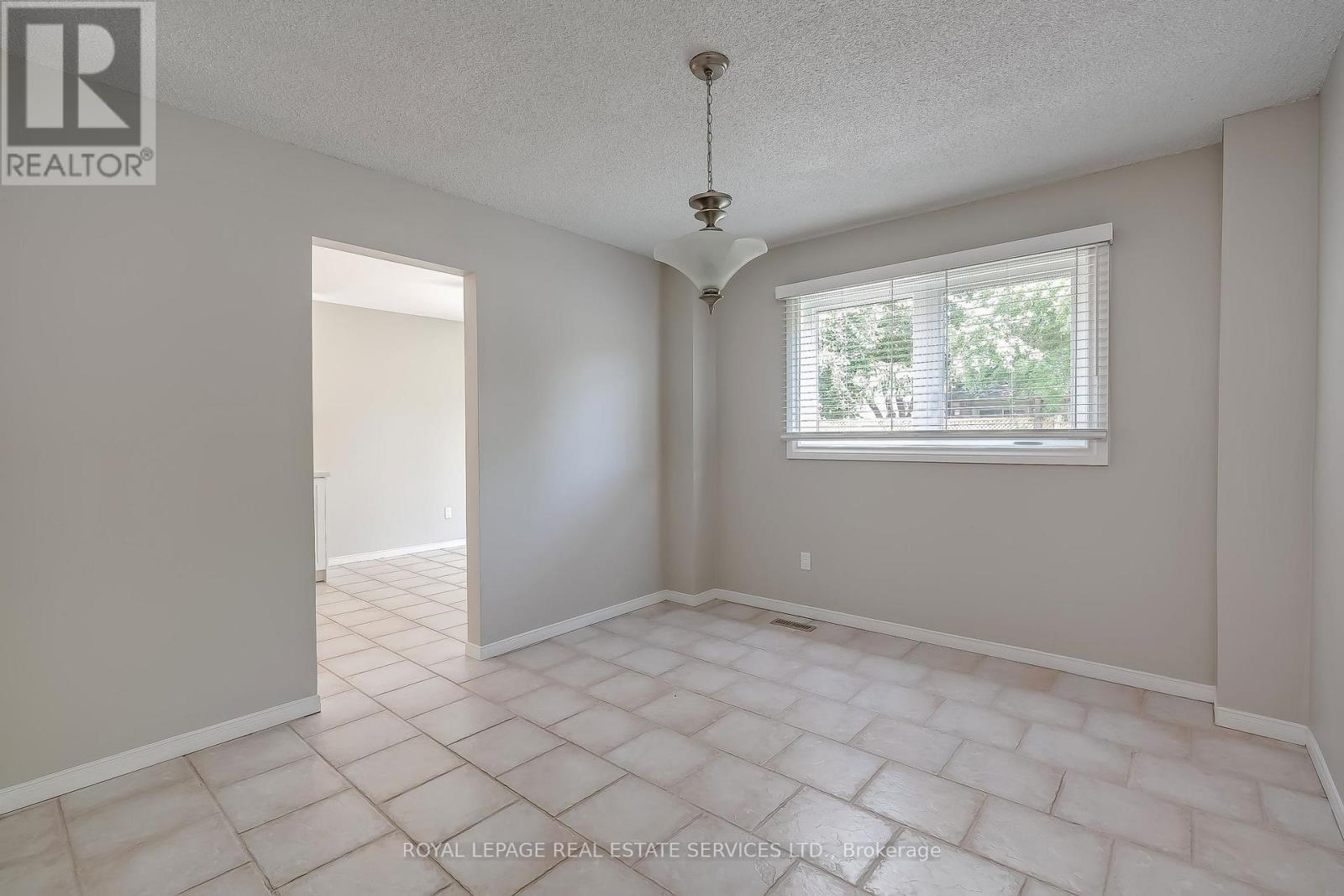 265 Mississaga Street, Oakville, ON - Indoor Photo Showing Other Room