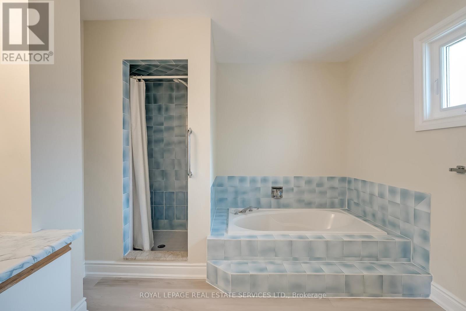 265 Mississaga Street, Oakville, ON - Indoor Photo Showing Bathroom