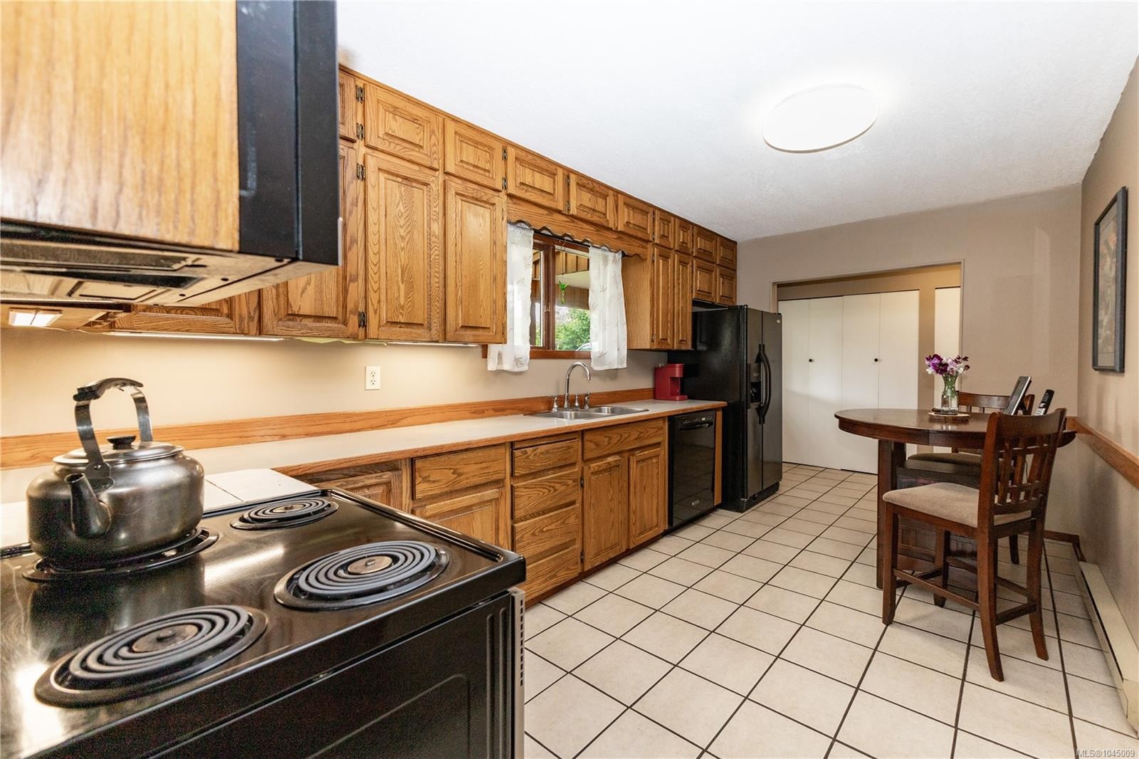 1985 Willis Rd, Campbell River, BC