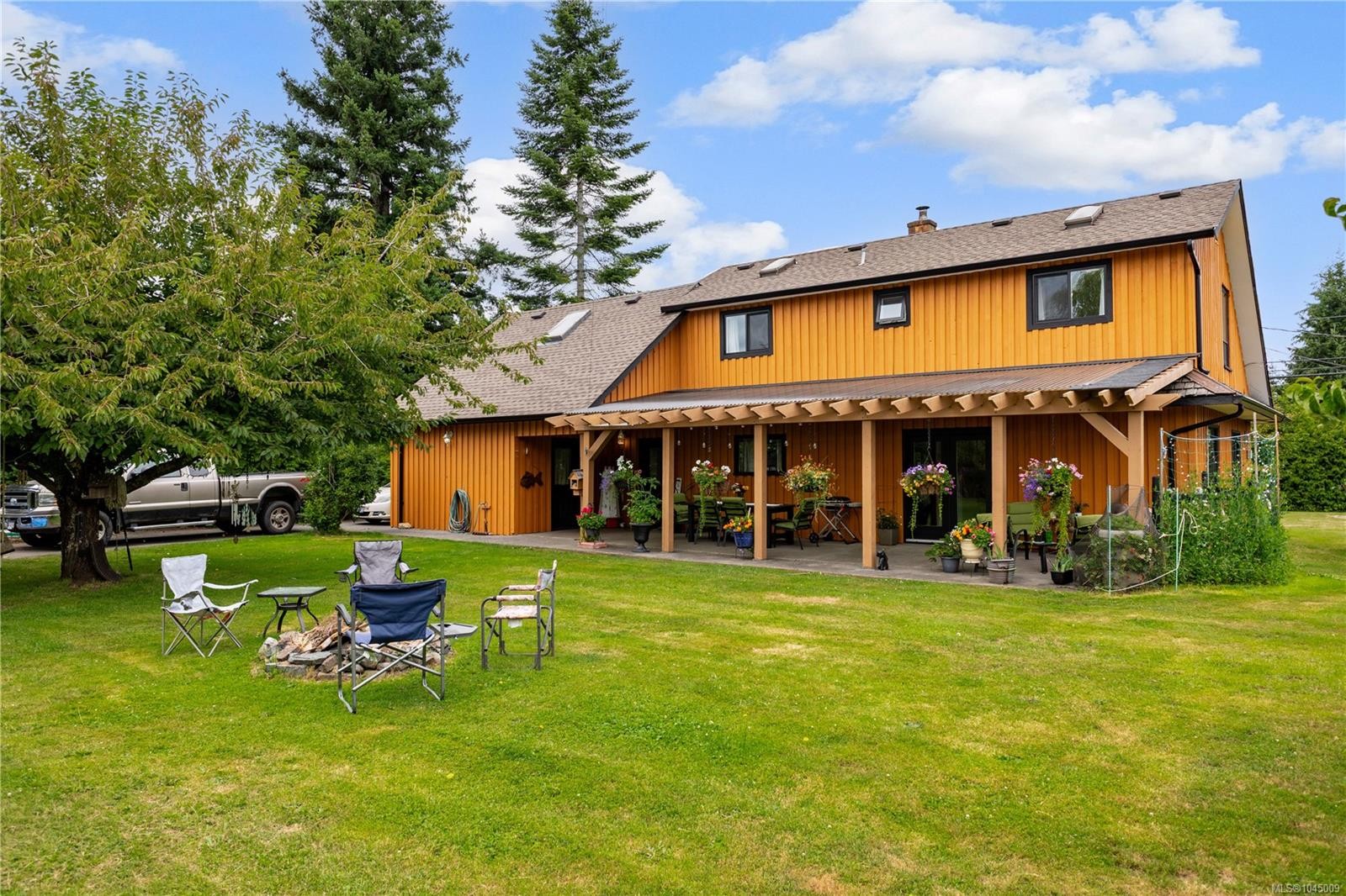 1985 Willis Rd, Campbell River, BC