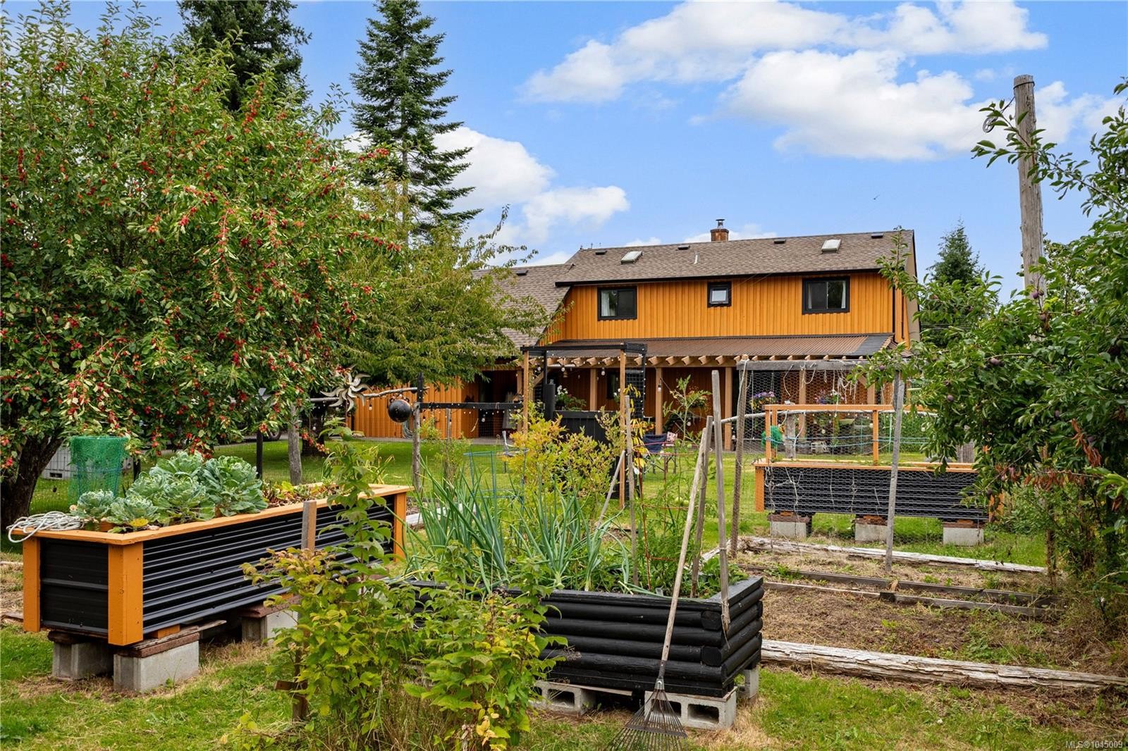1985 Willis Rd, Campbell River, BC