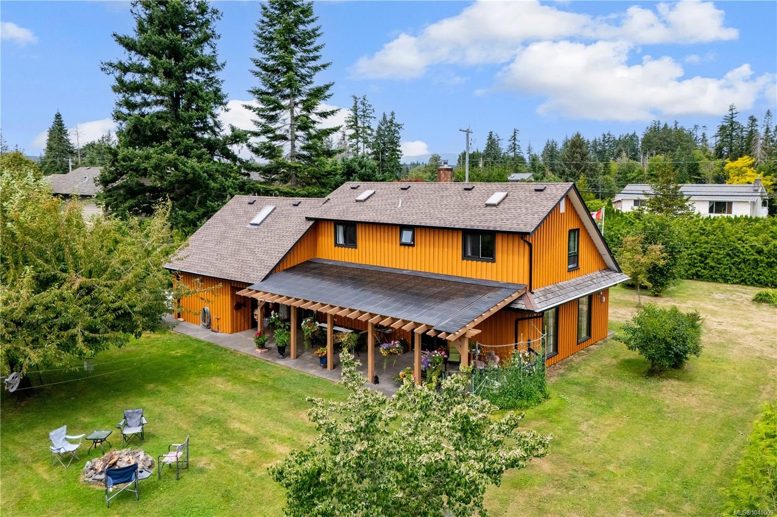 1985 Willis Rd, Campbell River, BC