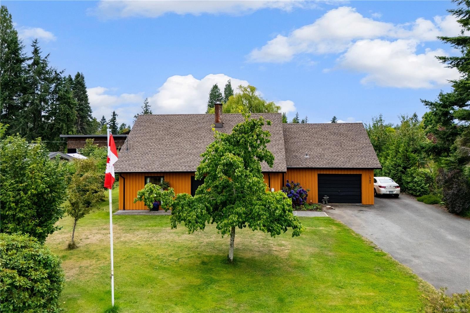 1985 Willis Rd, Campbell River, BC
