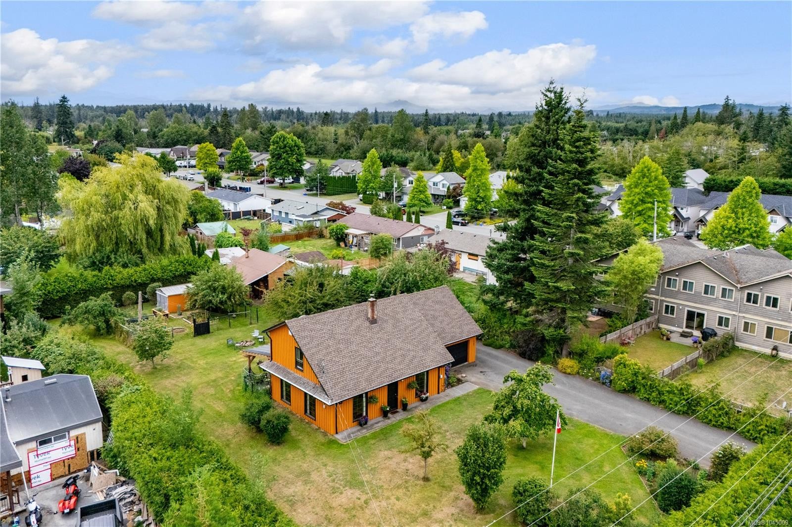 1985 Willis Rd, Campbell River, BC