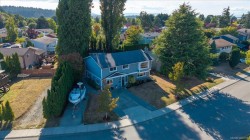 9478 Eastbrook Dr Sidney, BC V8L 4J1