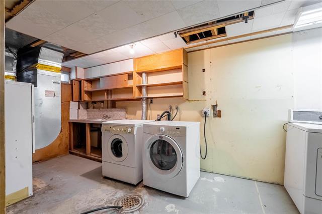 565 Hartford Ave, Winnipeg, MB - Indoor Photo Showing Laundry Room