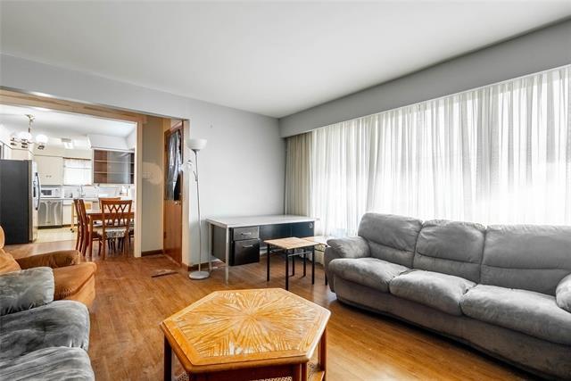 565 Hartford Ave, Winnipeg, MB - Indoor Photo Showing Living Room