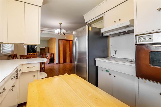 565 Hartford Ave, Winnipeg, MB - Indoor Photo Showing Kitchen