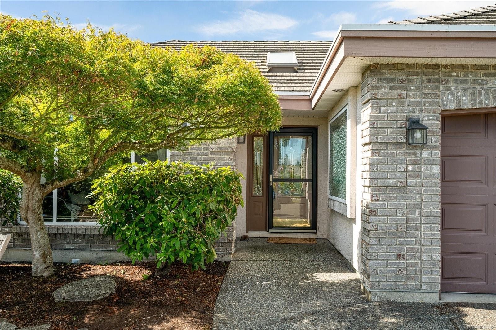 828 Devon Pl, Qualicum Beach, BC
