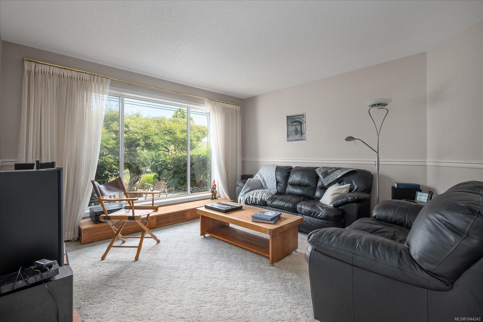 828 Devon Pl, Qualicum Beach, BC