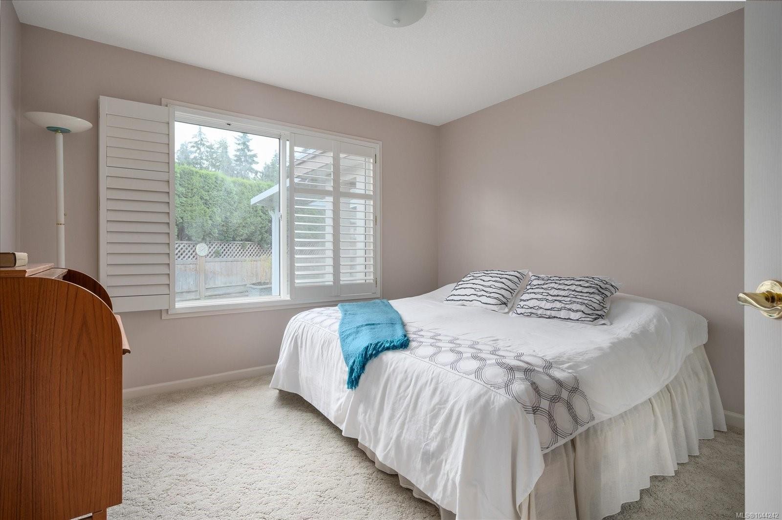 828 Devon Pl, Qualicum Beach, BC