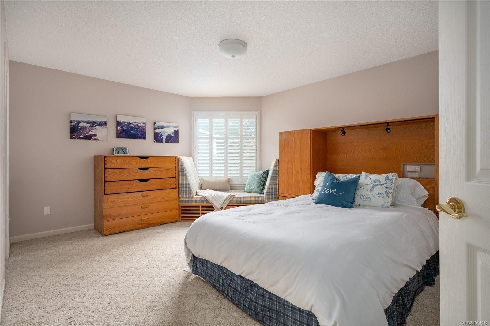 828 Devon Pl, Qualicum Beach, BC