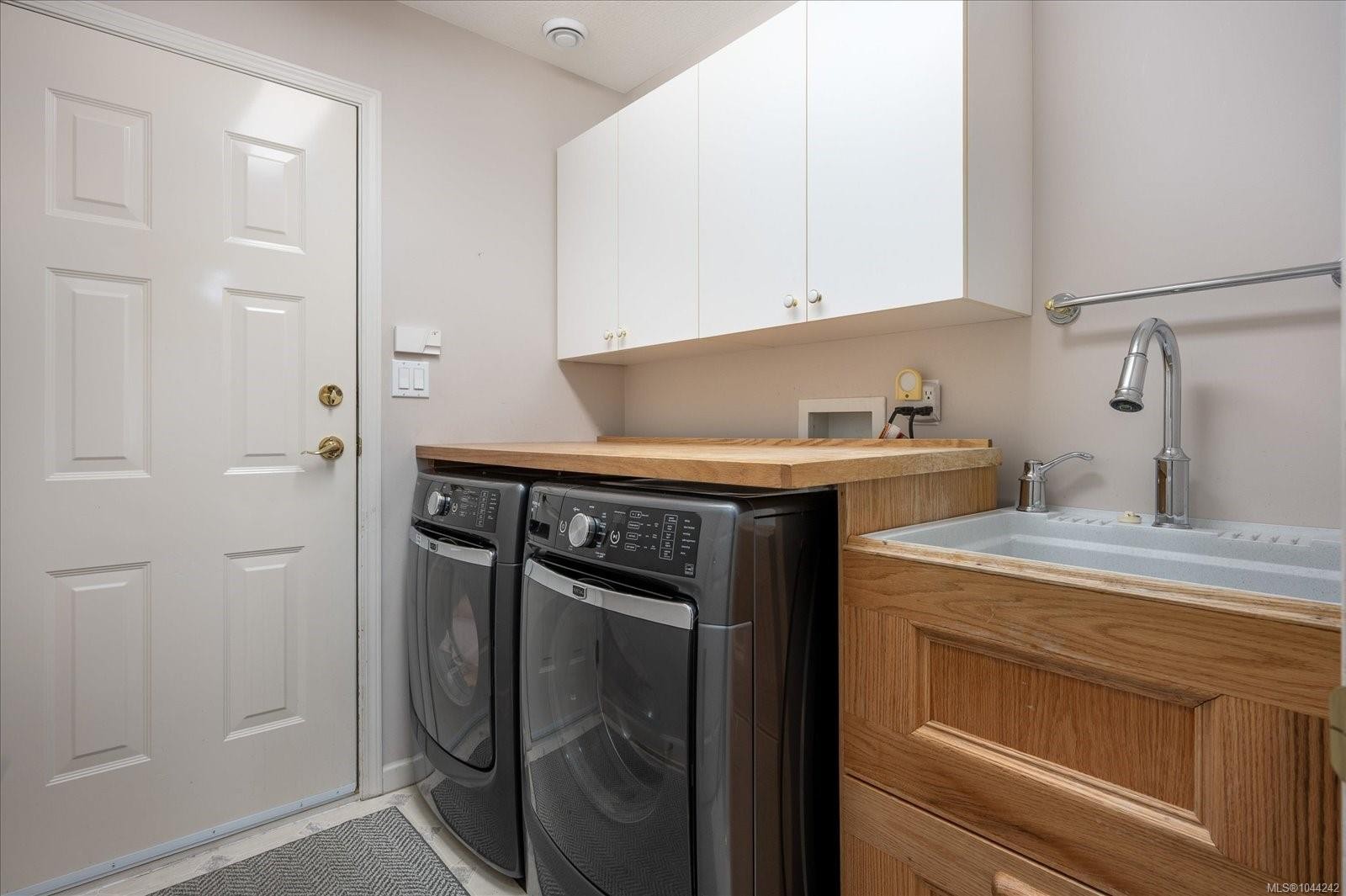 828 Devon Pl, Qualicum Beach, BC