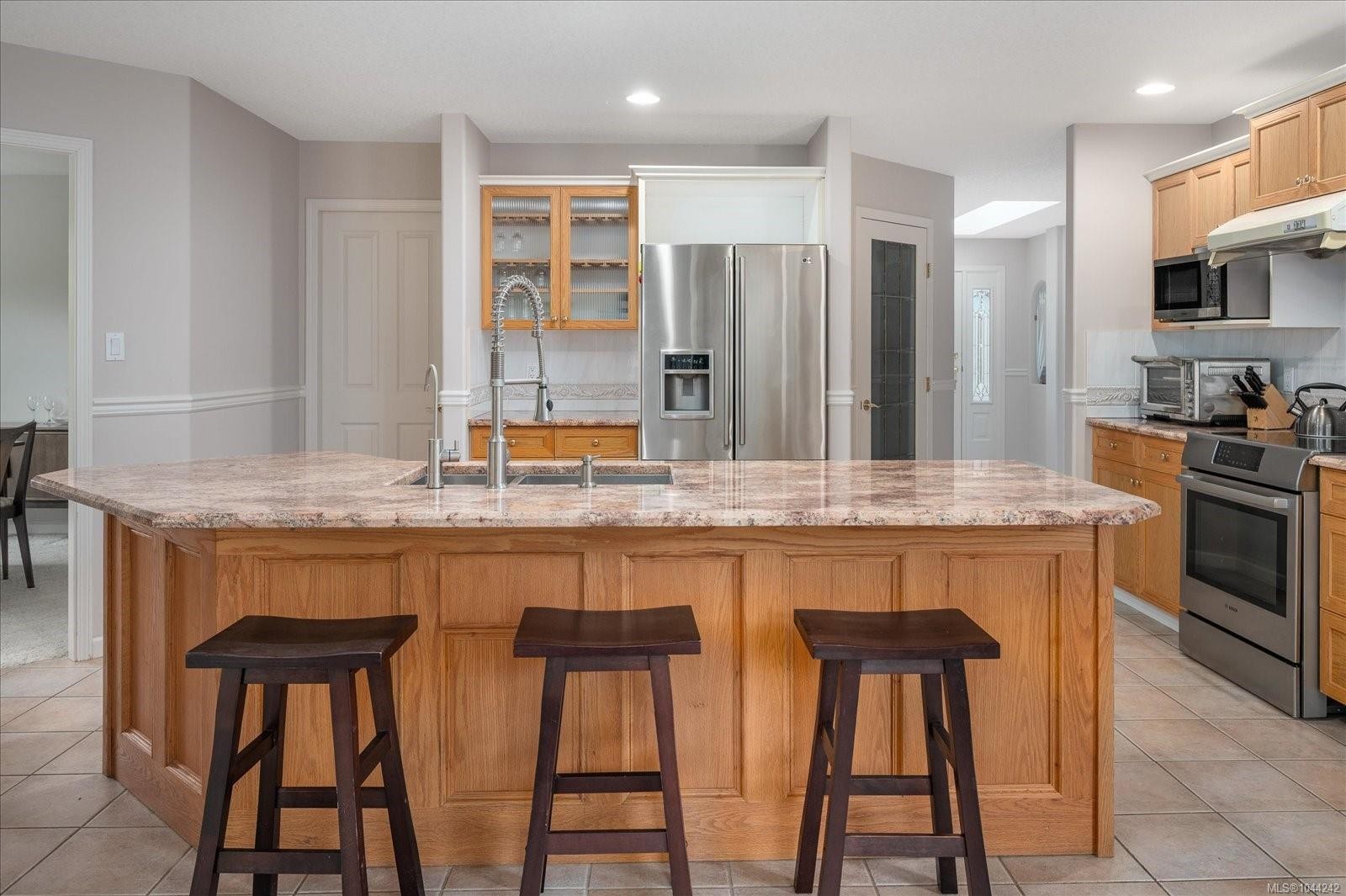 828 Devon Pl, Qualicum Beach, BC