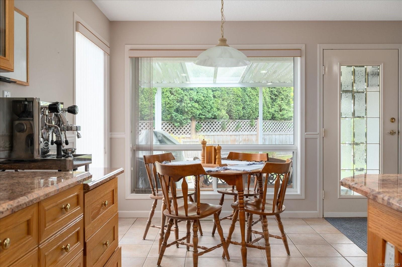 828 Devon Pl, Qualicum Beach, BC