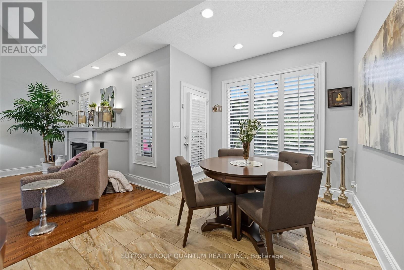 1109 Forestvale Drive, Burlington, ON - Indoor Photo Showing Dining Room