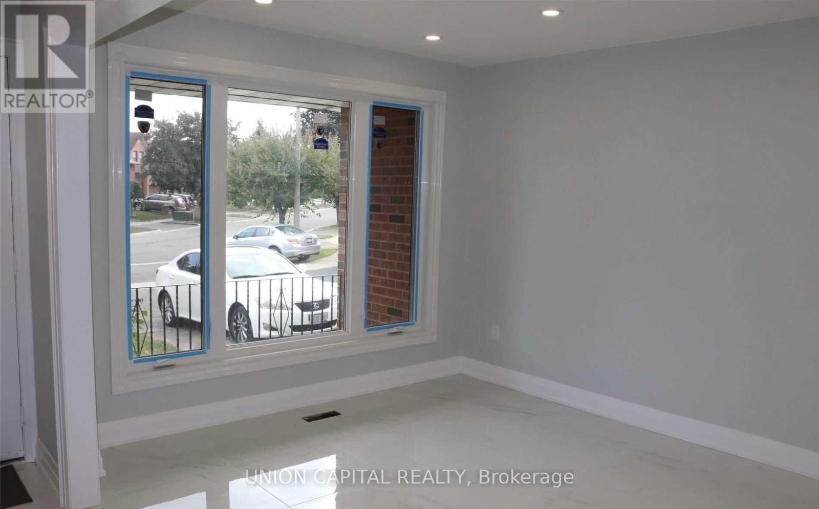 3210 Fairfox Crescent, Mississauga, ON - Indoor Photo Showing Other Room