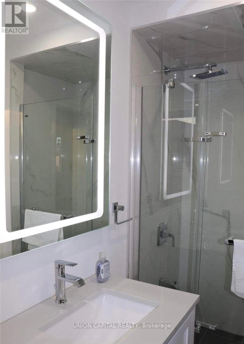3210 Fairfox Crescent, Mississauga, ON - Indoor Photo Showing Bathroom
