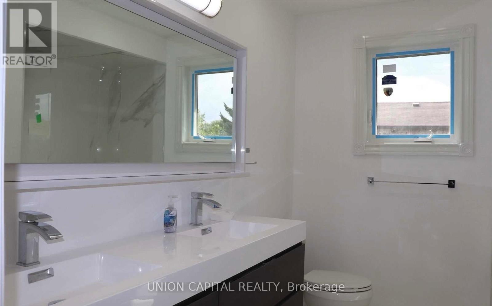 3210 Fairfox Crescent, Mississauga, ON - Indoor Photo Showing Bathroom