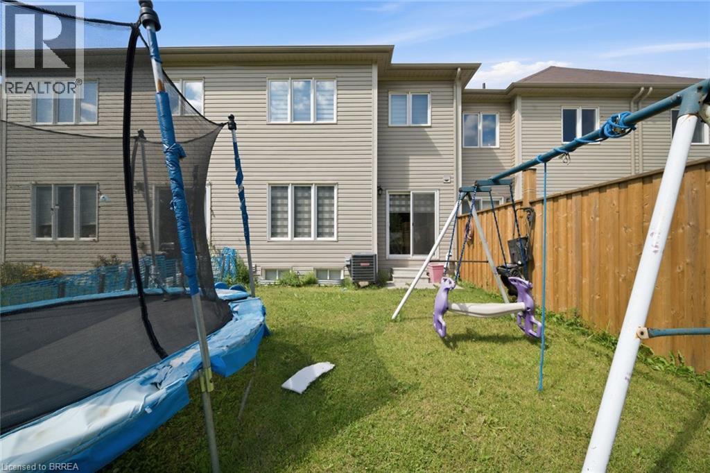 32 Cole Crescent, Brantford, ON - Outdoor
