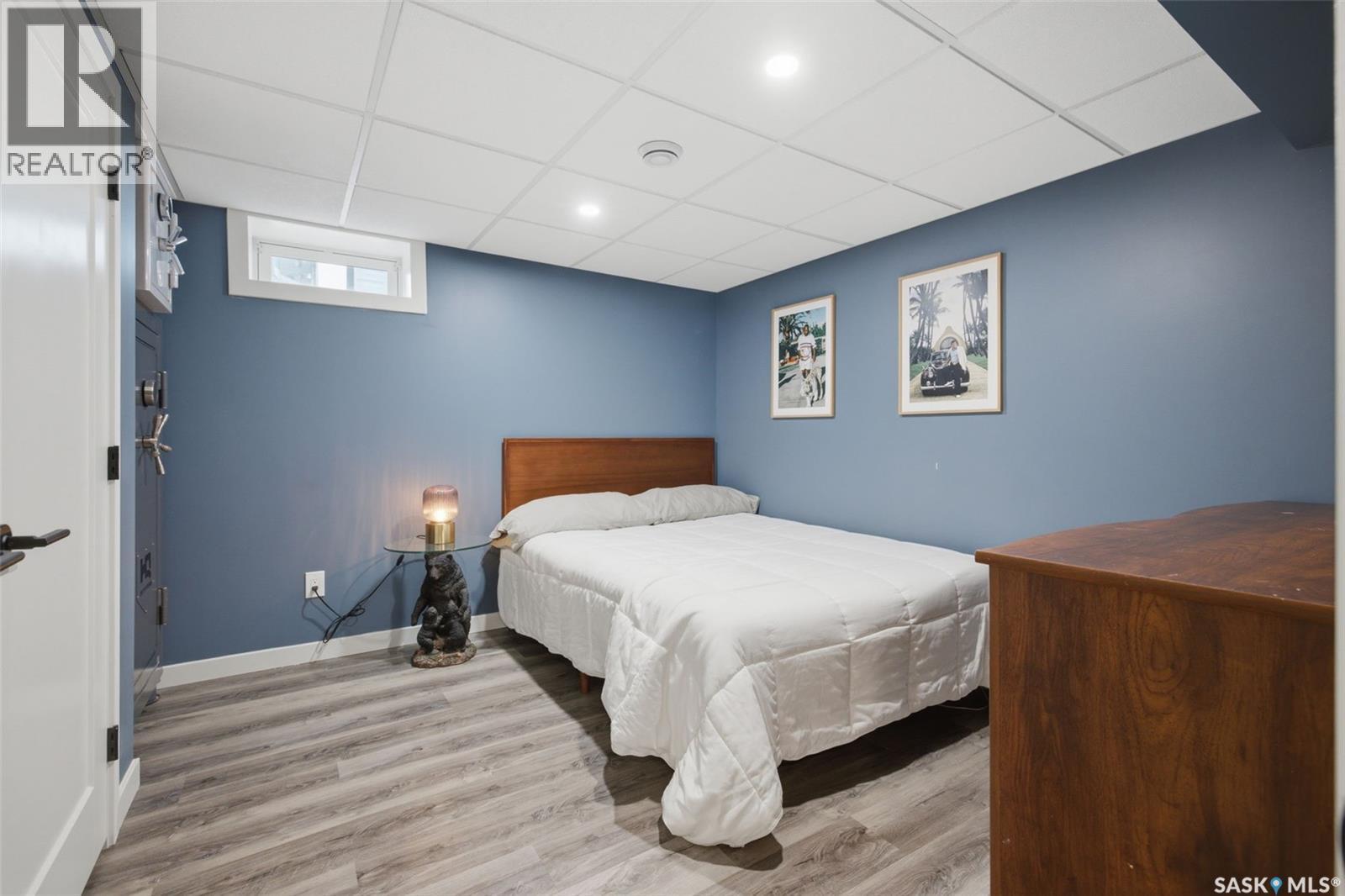 98 Dunsmore Drive, Regina, SK - Indoor Photo Showing Bedroom