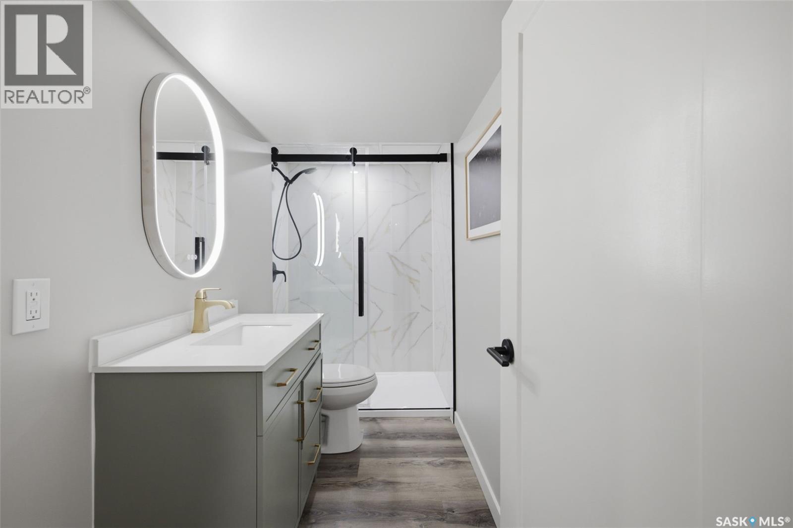 98 Dunsmore Drive, Regina, SK - Indoor Photo Showing Bathroom