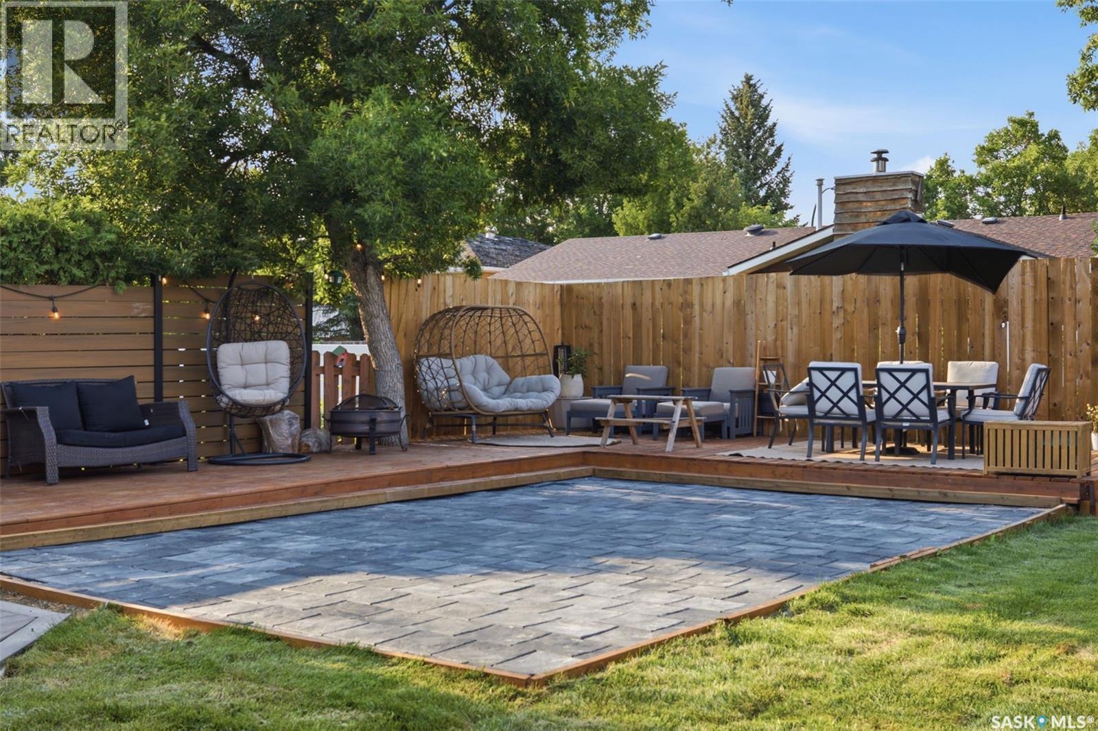 98 Dunsmore Drive, Regina, SK - Outdoor With Deck Patio Veranda