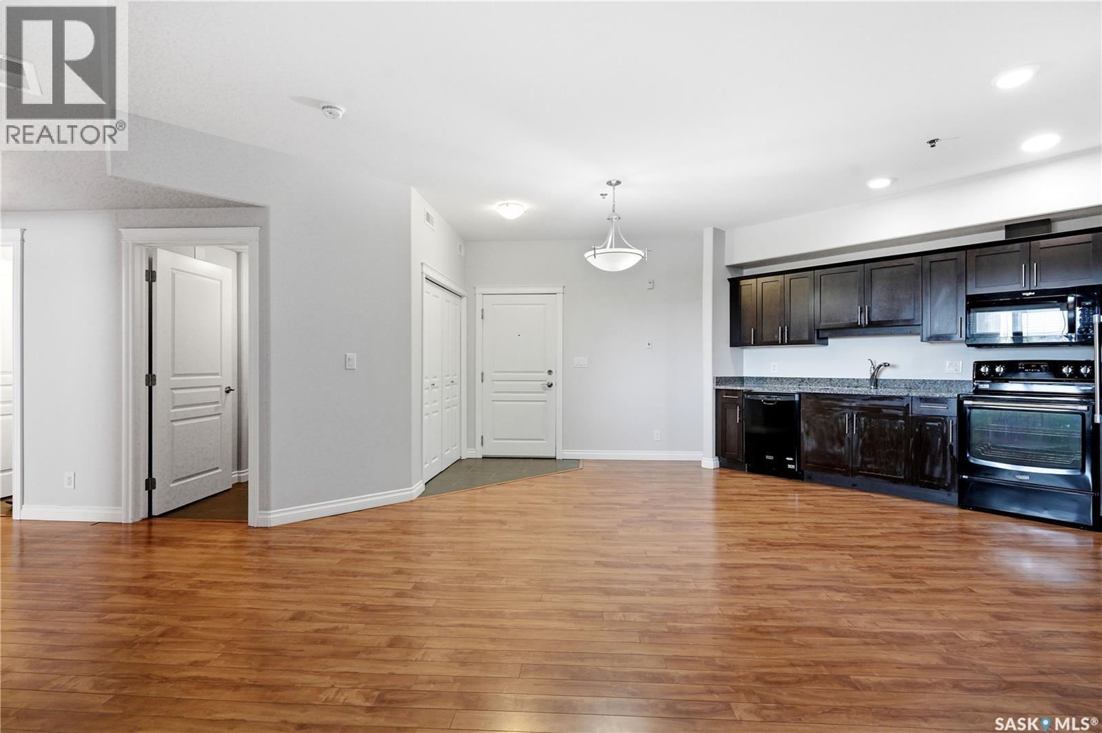 213 412 Willowgrove Square, Saskatoon, SK - Indoor Photo Showing Kitchen
