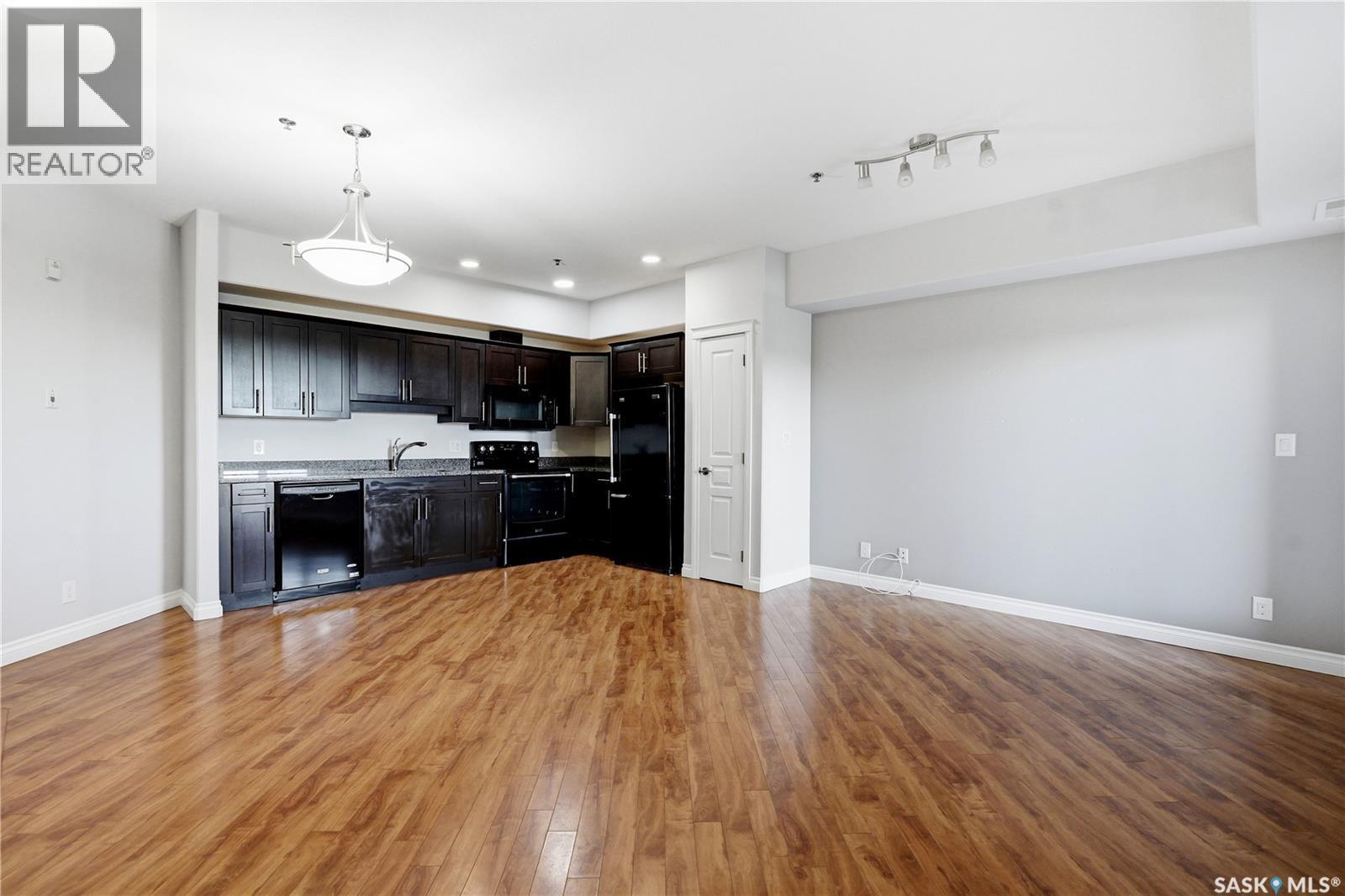 213 412 Willowgrove Square, Saskatoon, SK - Indoor Photo Showing Kitchen
