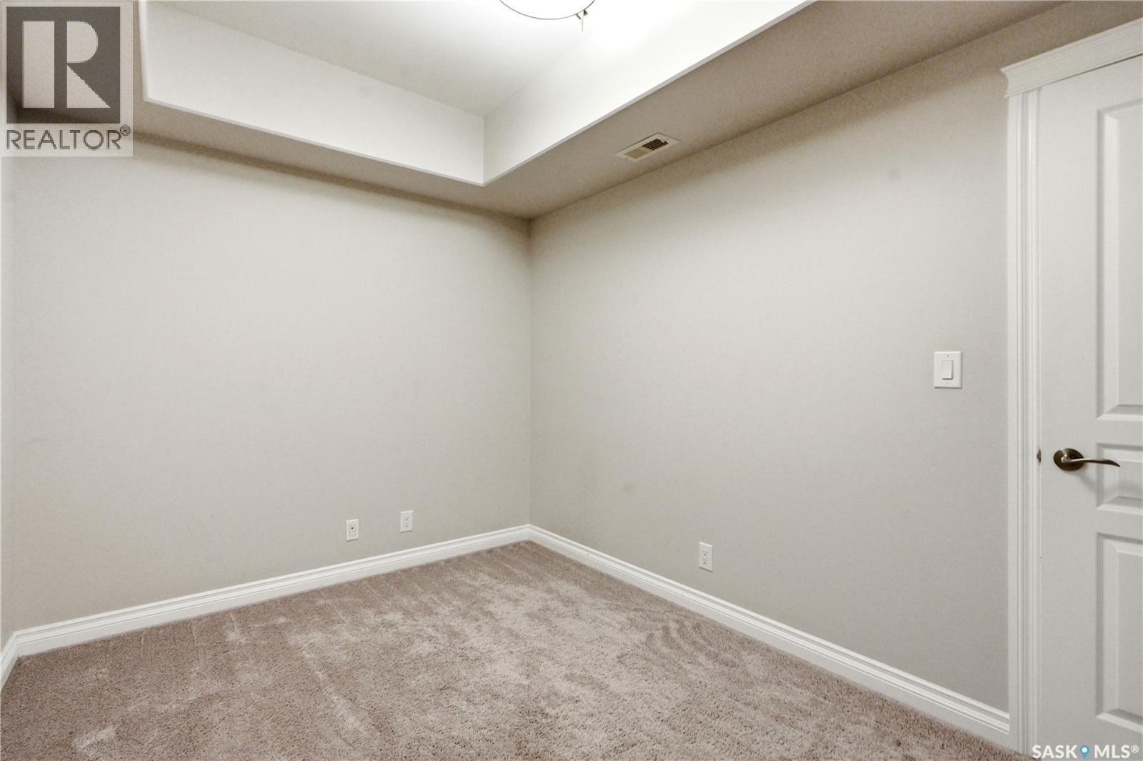 213 412 Willowgrove Square, Saskatoon, SK - Indoor Photo Showing Other Room