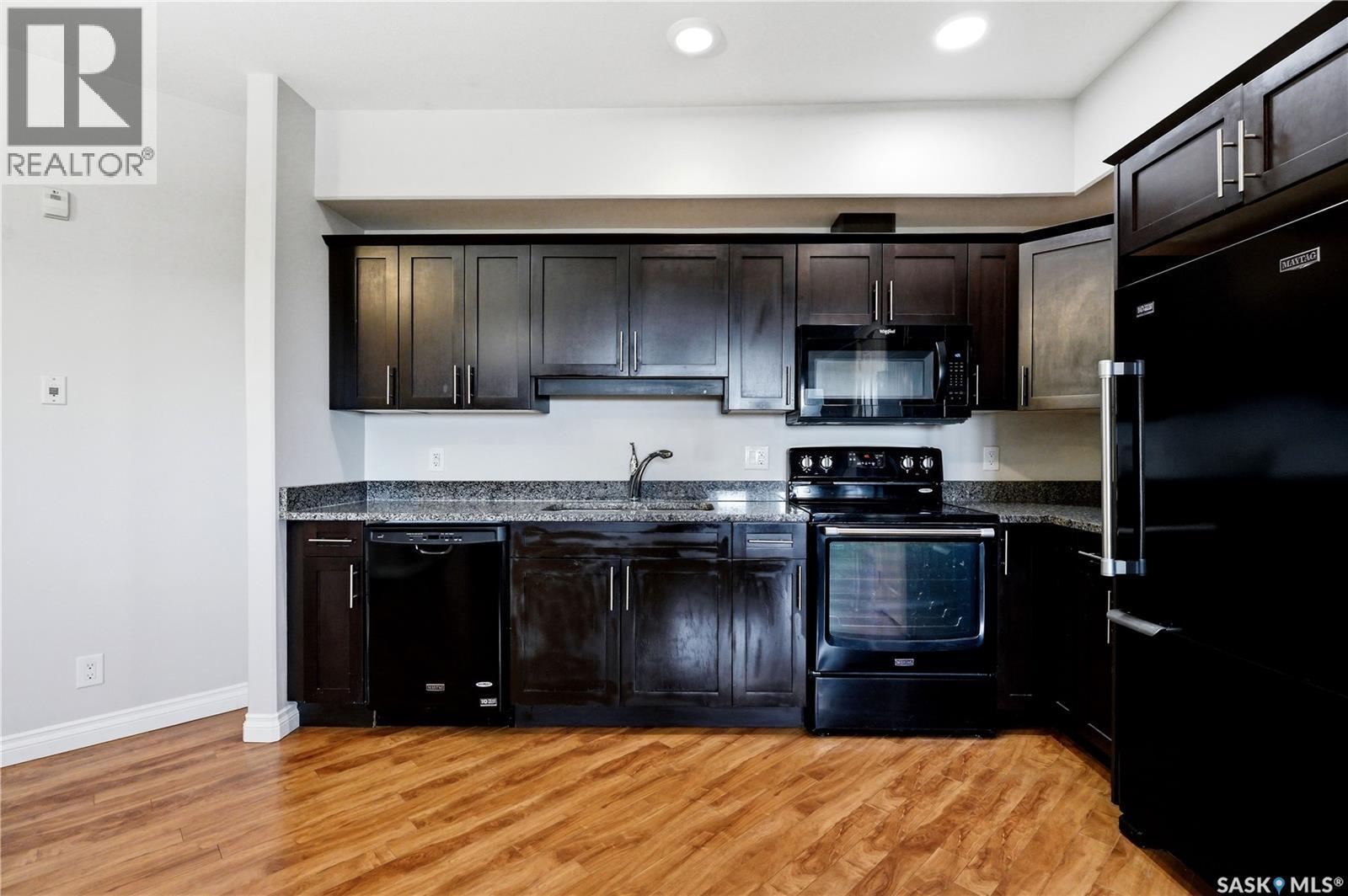 213 412 Willowgrove Square, Saskatoon, SK - Indoor Photo Showing Kitchen