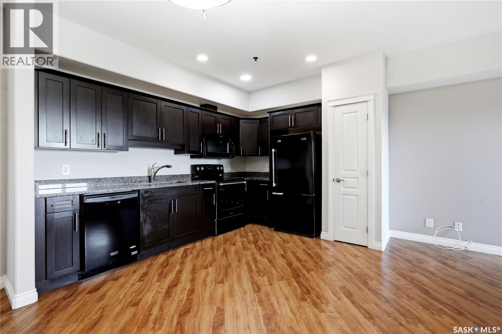 213 412 Willowgrove Square, Saskatoon, SK - Indoor Photo Showing Kitchen