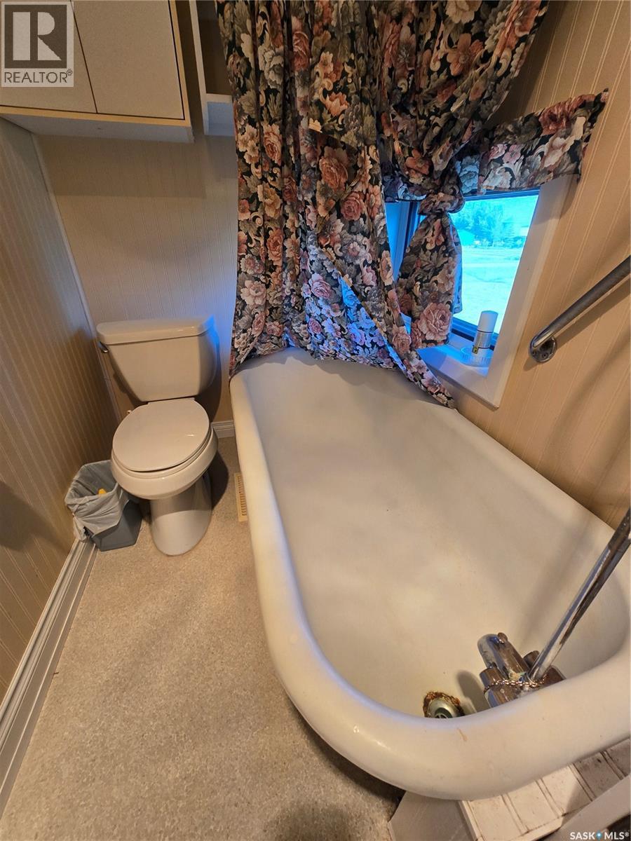 Mccormick Acreage, Weyburn Rm No. 67, SK - Indoor Photo Showing Bathroom