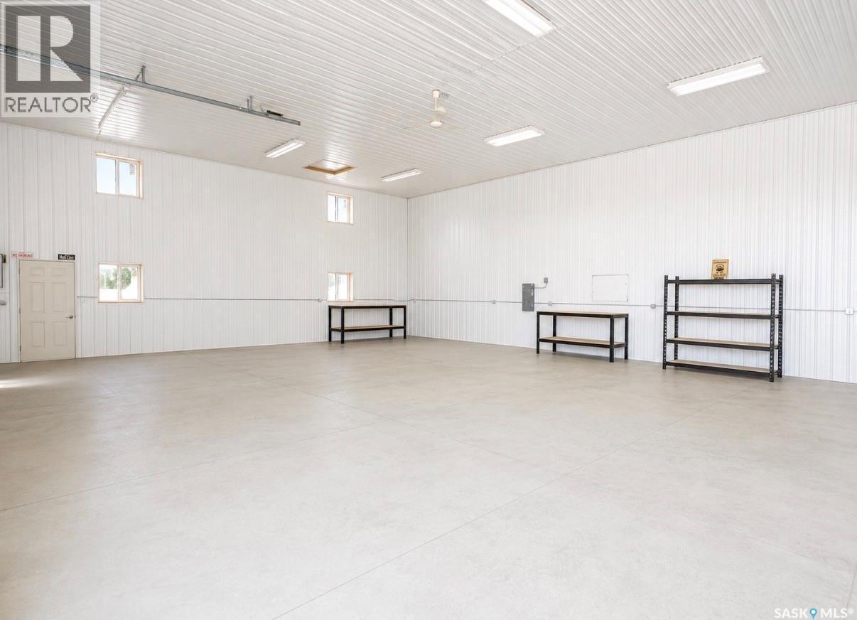 Rempel Acreage, Swift Current Rm No. 137, SK - Indoor