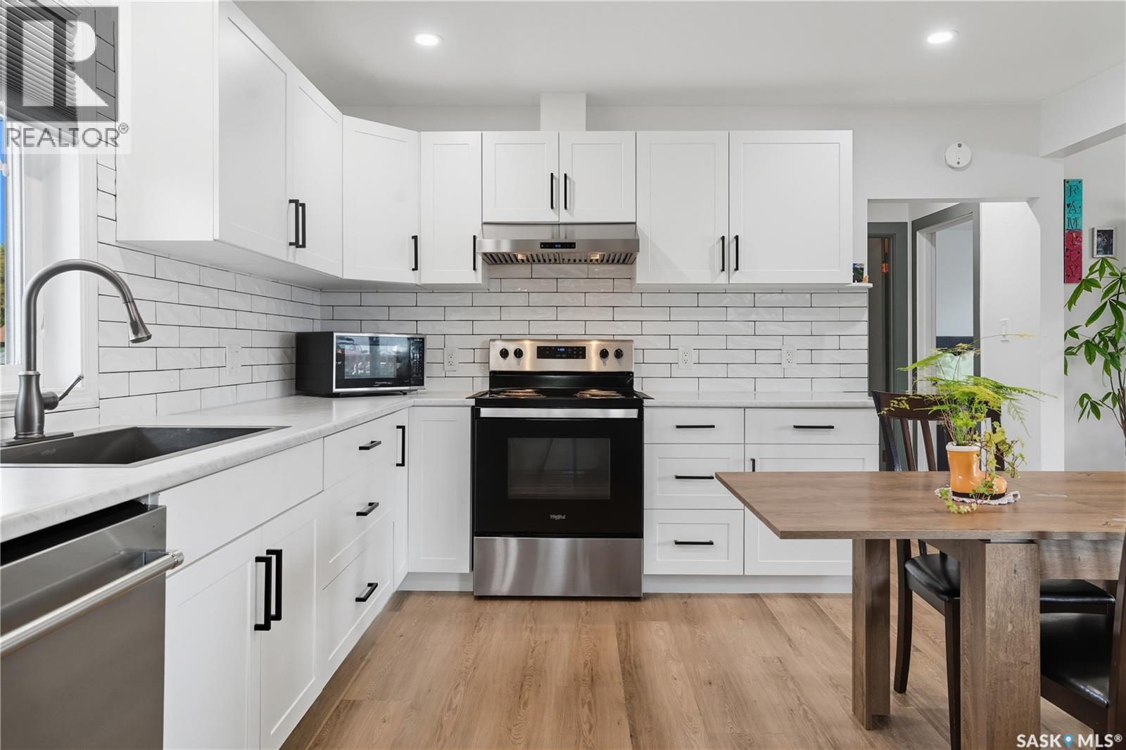 16 Walsh Street, Qu'Appelle, SK - Indoor Photo Showing Kitchen With Upgraded Kitchen
