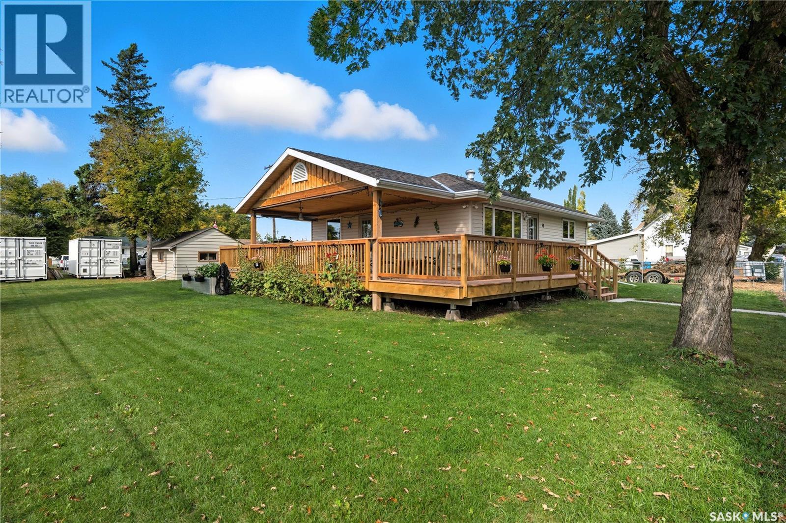 16 Walsh Street, Qu'Appelle, SK - Outdoor With Deck Patio Veranda