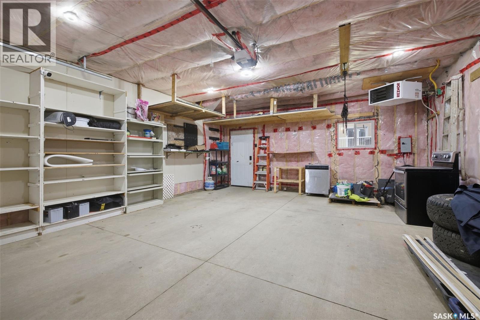 4845 Liberty Street, Regina, SK - Indoor Photo Showing Garage