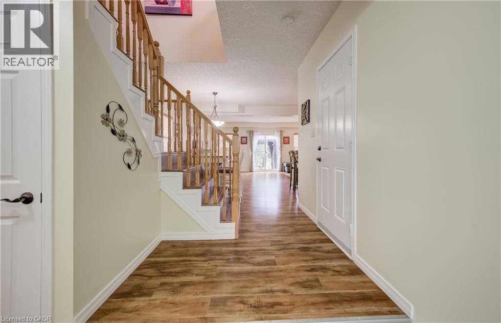 Foyer extended - 521 Snowdrop Court, Kitchener, ON - Indoor Photo Showing Other Room