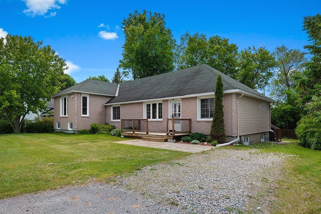 Front of Structure - 196 Rue Argyle, Shawville, QC - Outdoor With Deck Patio Veranda