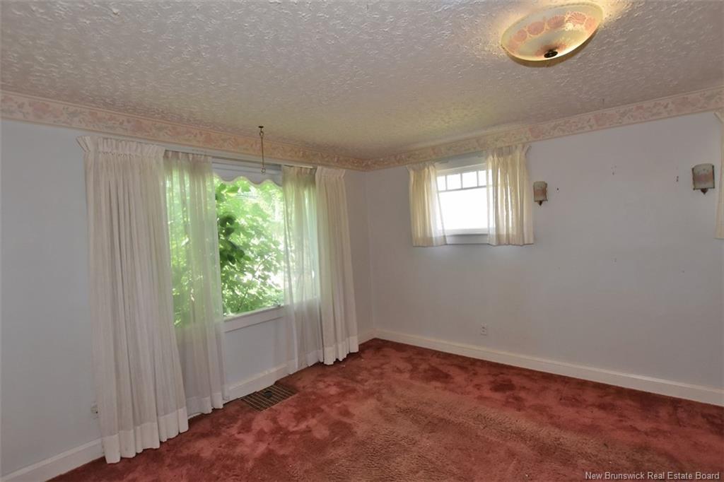 865 Barker St, Fredericton, NB
