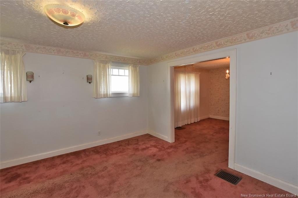 865 Barker St, Fredericton, NB