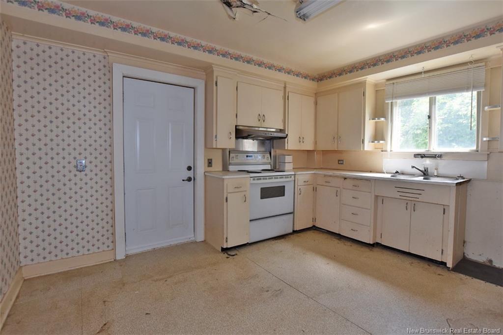 865 Barker St, Fredericton, NB