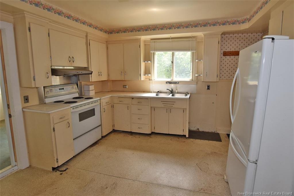 865 Barker St, Fredericton, NB