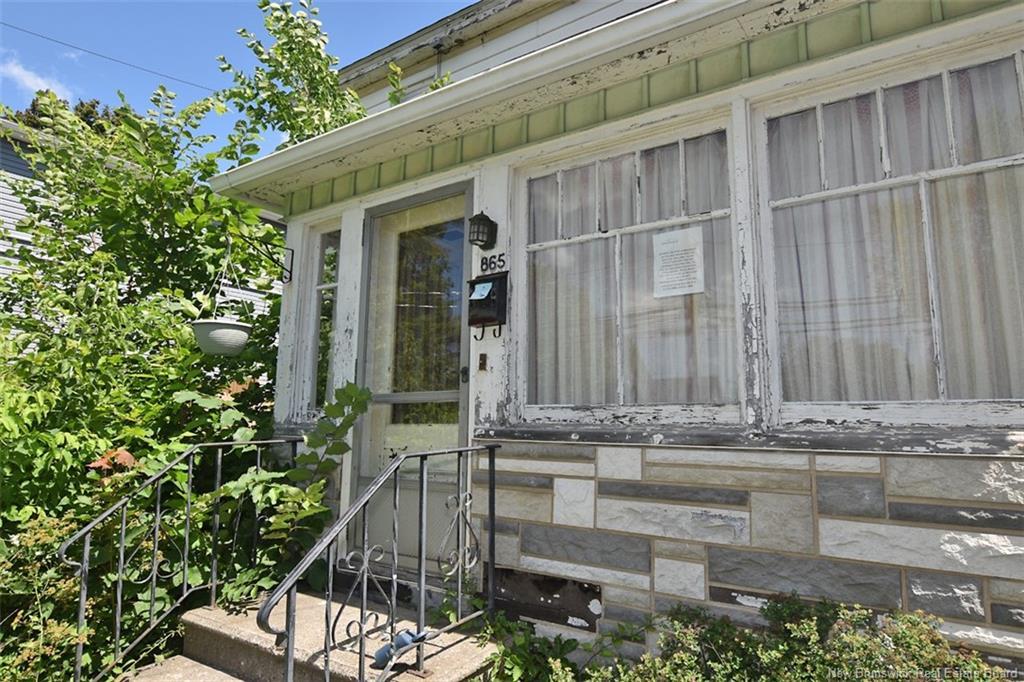 865 Barker St, Fredericton, NB
