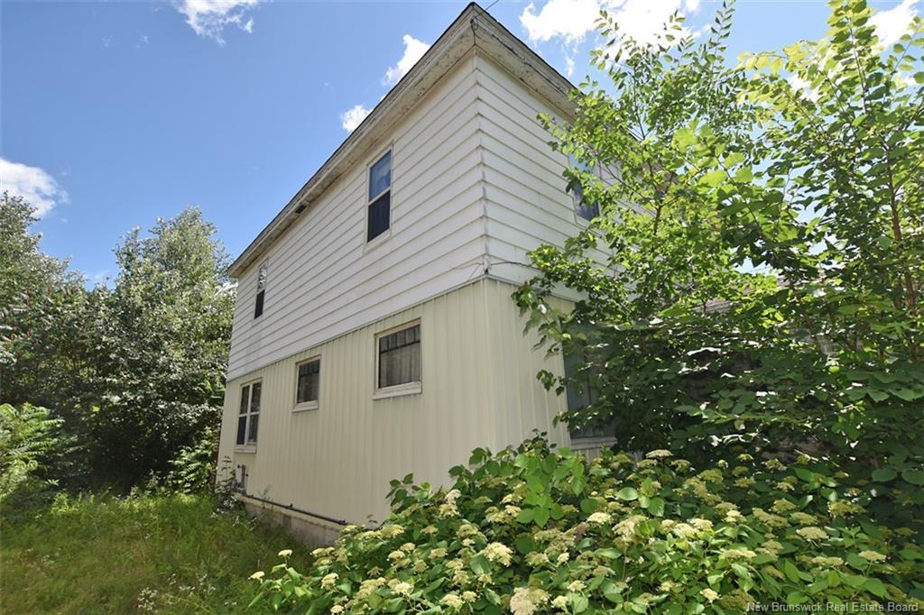 865 Barker St, Fredericton, NB
